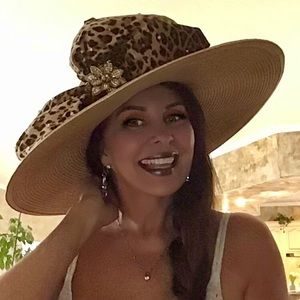 Beautiful Kentucky derby hat. NWT